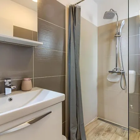Mit Privatpool Fuer 8 Personen Ca 110 Qm In Valtura, Istrien Suedkueste Von Istrien